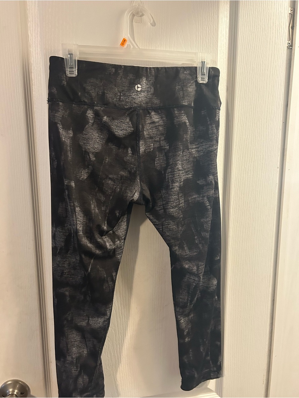 Reversible capris - Picture 3 of 4